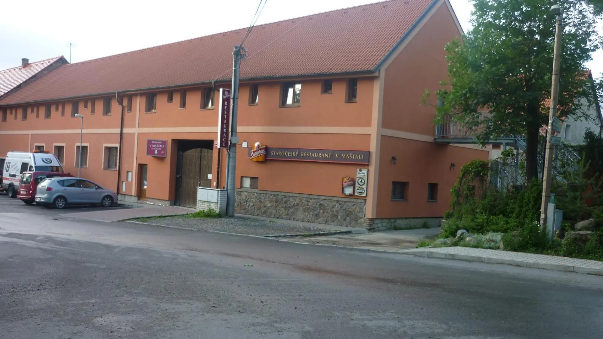 Gasthof Penzion V Mastali Kněževes